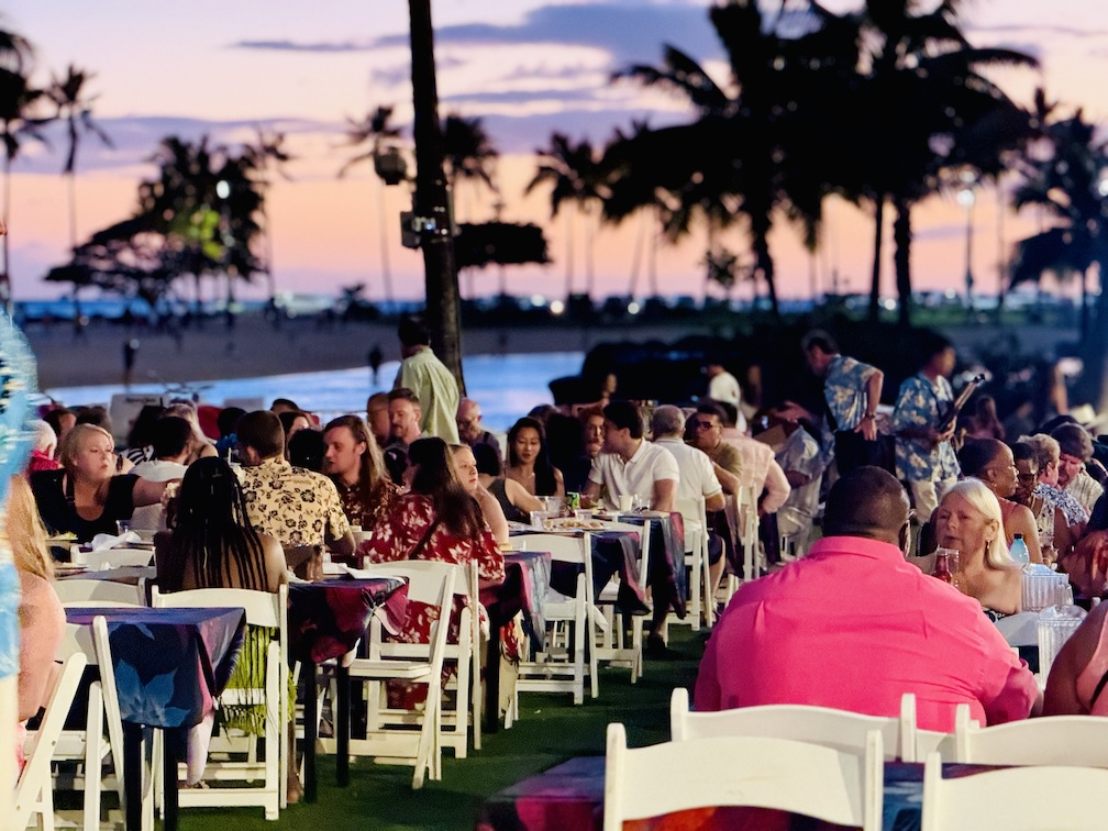 Starlight Luau 会場2